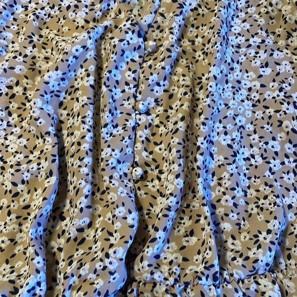 Sienna Sky Floral Peplum Blouse size S - Picture 4 of 8